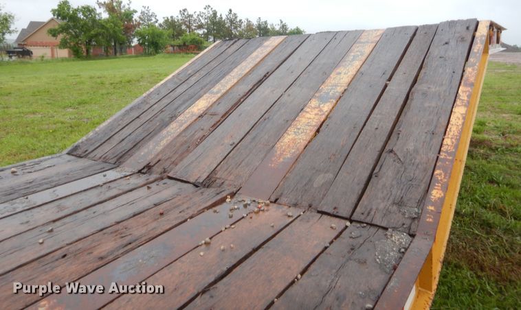 image for item IP9820 2007 Overbilt  drop deck equipment trailer