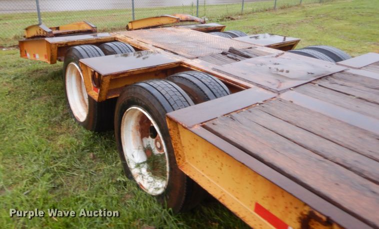 image for item IP9820 2007 Overbilt  drop deck equipment trailer