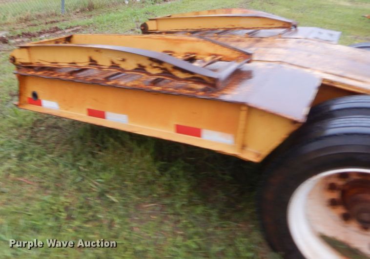 image for item IP9820 2007 Overbilt  drop deck equipment trailer