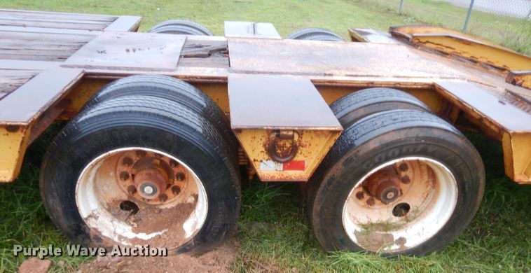 image for item IP9820 2007 Overbilt  drop deck equipment trailer