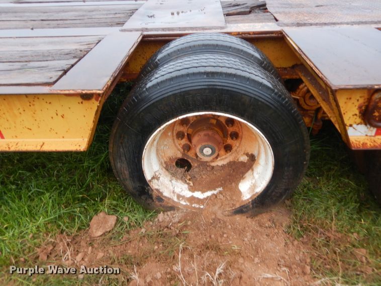 image for item IP9820 2007 Overbilt  drop deck equipment trailer