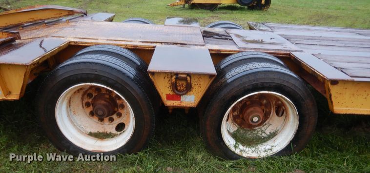image for item IP9820 2007 Overbilt  drop deck equipment trailer