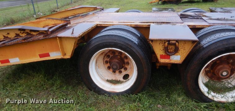 image for item IP9820 2007 Overbilt  drop deck equipment trailer