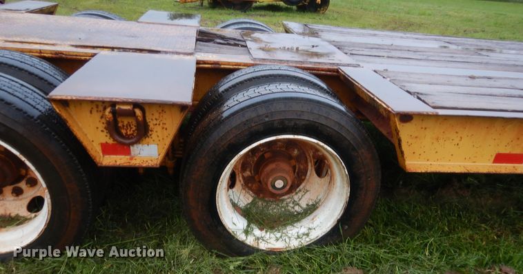image for item IP9820 2007 Overbilt  drop deck equipment trailer