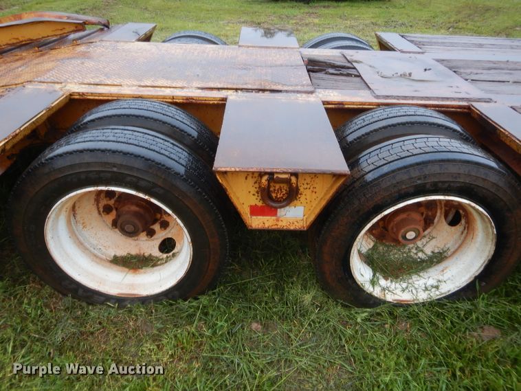 image for item IP9820 2007 Overbilt  drop deck equipment trailer