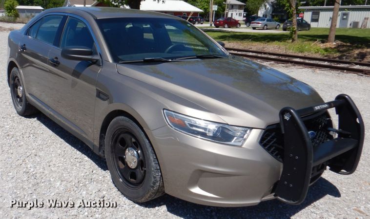 image for item IQ9482 2016 Ford Taurus Police Interceptor