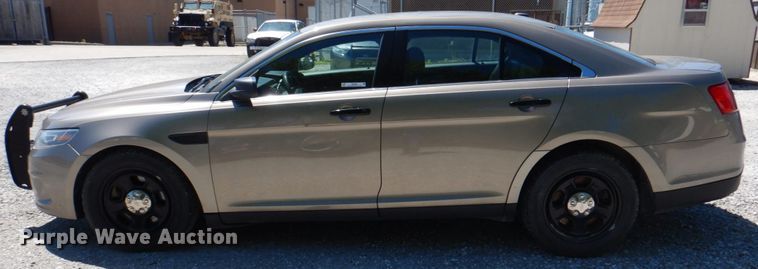 image for item IQ9482 2016 Ford Taurus Police Interceptor