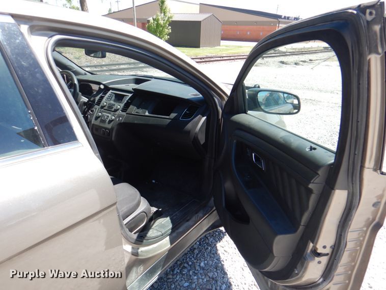 image for item IQ9482 2016 Ford Taurus Police Interceptor