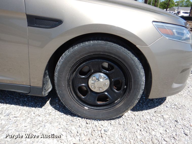 image for item IQ9482 2016 Ford Taurus Police Interceptor