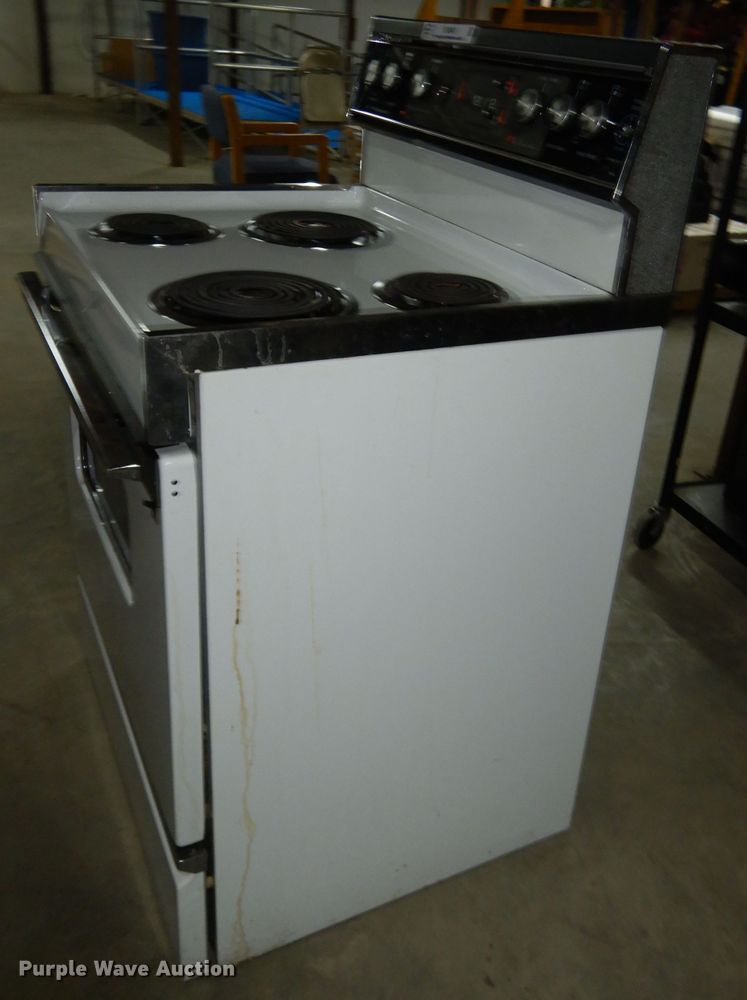 image for item IS9047 Hotpoint  stove