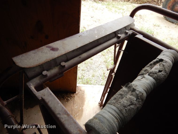 image for item IS9080 Paul livestock scale