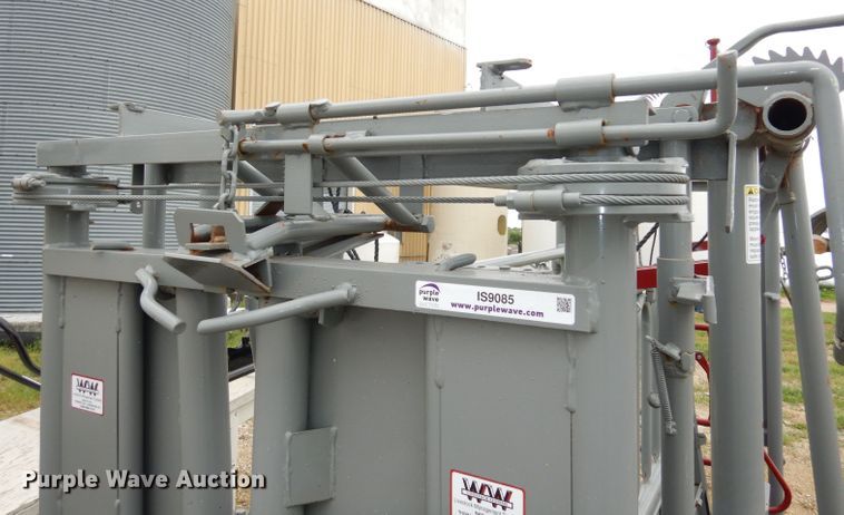 image for item IS9085 WW livestock squeeze chute