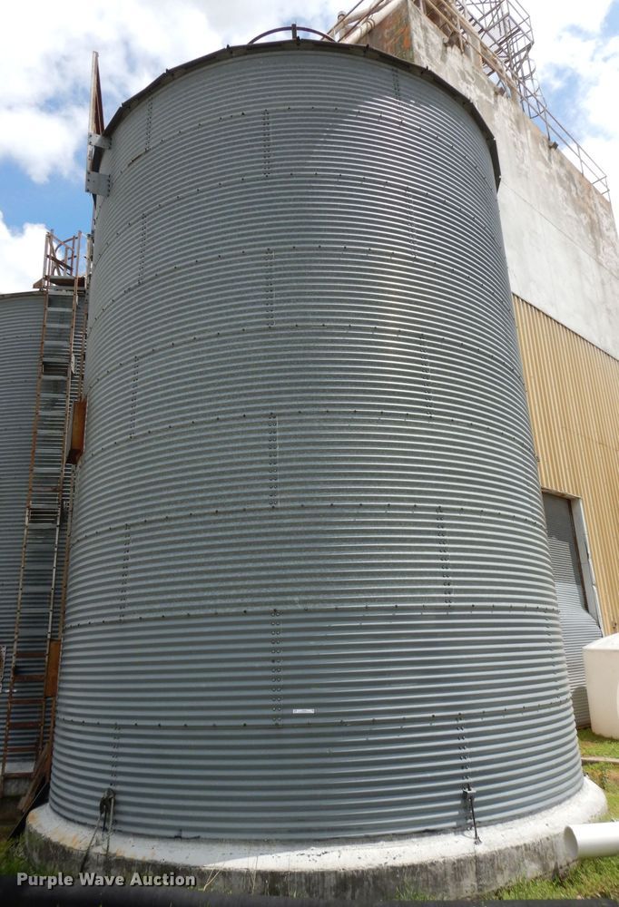 image for item IS9092 1976 Columbian steel silo
