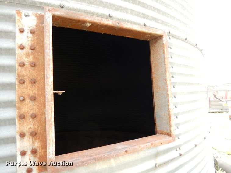 image for item IS9092 1976 Columbian steel silo