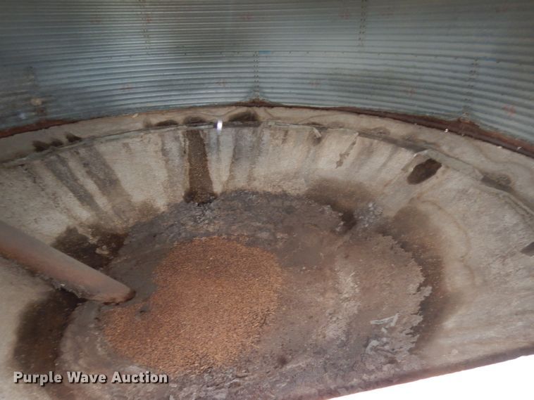 image for item IS9092 1976 Columbian steel silo