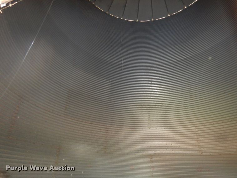 image for item IS9092 1976 Columbian steel silo