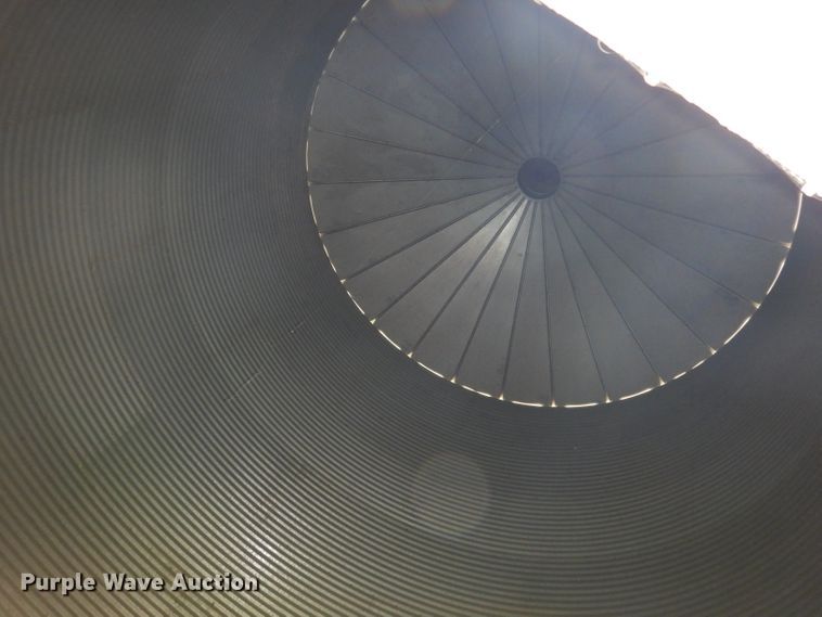 image for item IS9092 1976 Columbian steel silo