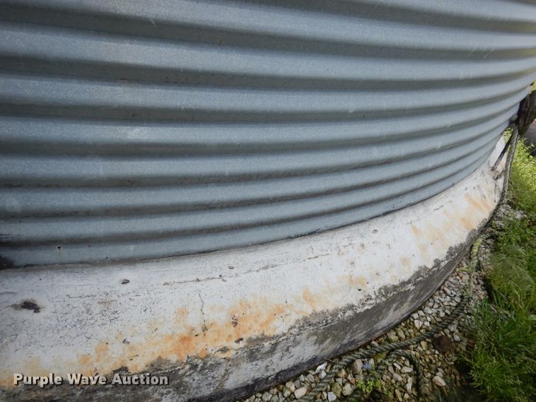 image for item IS9092 1976 Columbian steel silo