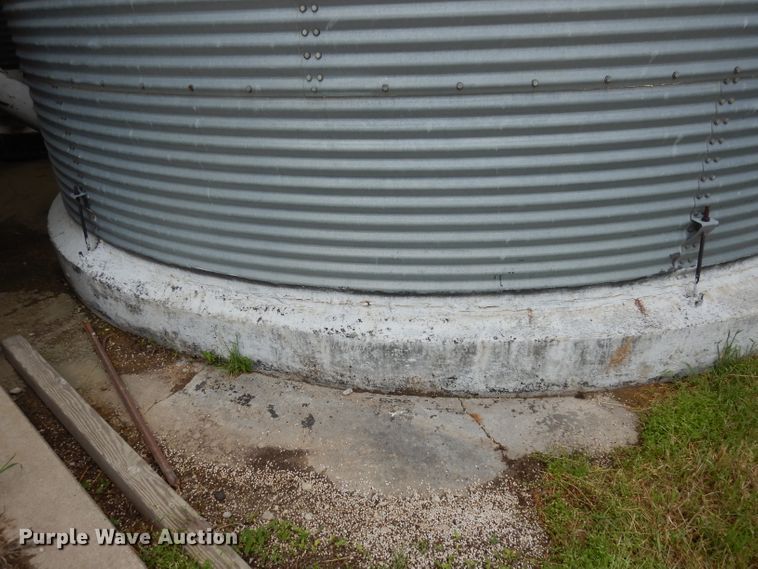 image for item IS9093 1976 Columbian steel silo