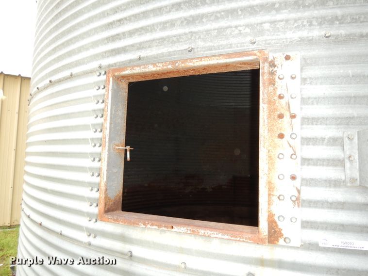 image for item IS9093 1976 Columbian steel silo