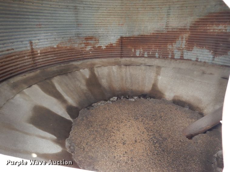 image for item IS9093 1976 Columbian steel silo