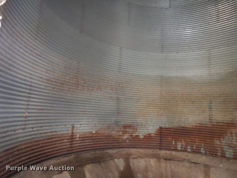 image for item IS9093 1976 Columbian steel silo