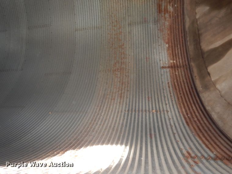 image for item IS9093 1976 Columbian steel silo