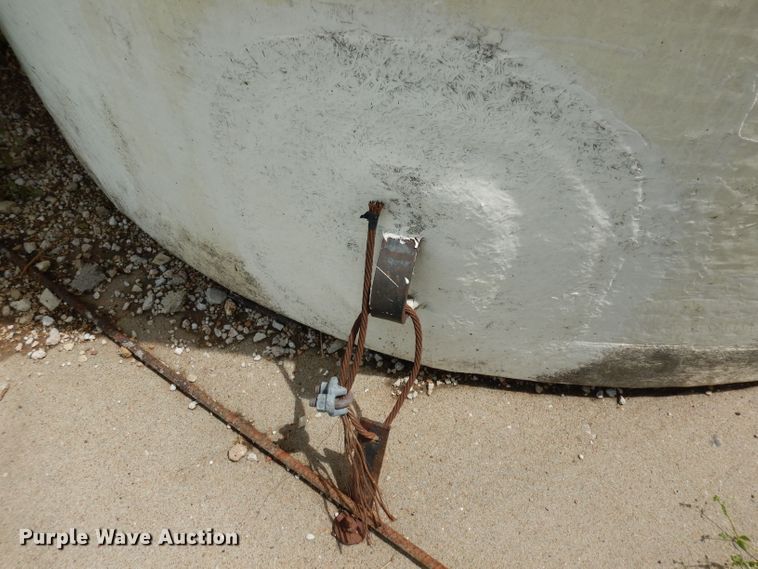 image for item IS9094 1988 Palmer molasses tank