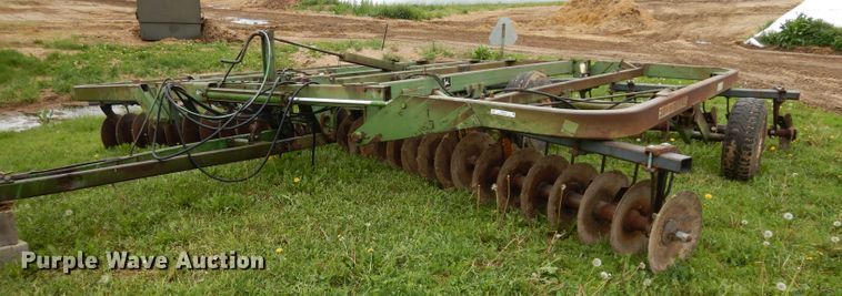 image for item IS9097 John Deere 235  disk