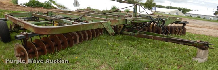 image for item IS9097 John Deere 235  disk