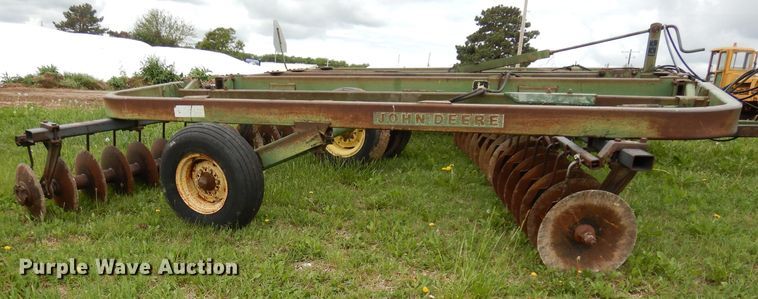 image for item IS9097 John Deere 235  disk