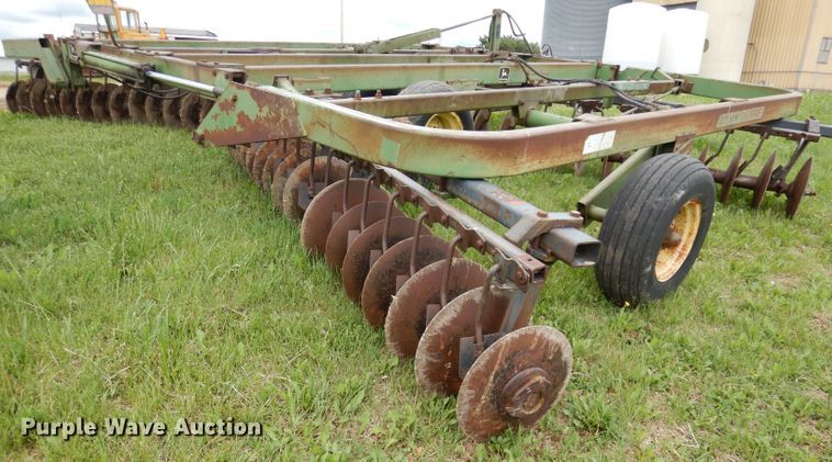 image for item IS9097 John Deere 235  disk