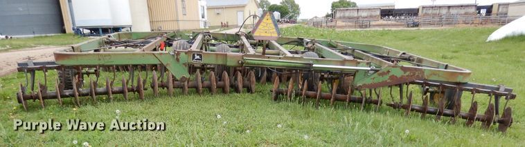 image for item IS9097 John Deere 235  disk