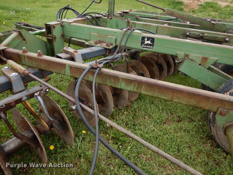 image for item IS9097 John Deere 235  disk