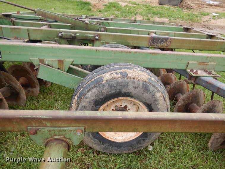 image for item IS9097 John Deere 235  disk