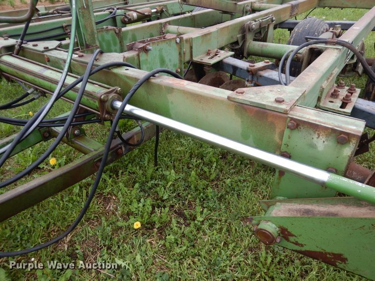 image for item IS9097 John Deere 235  disk