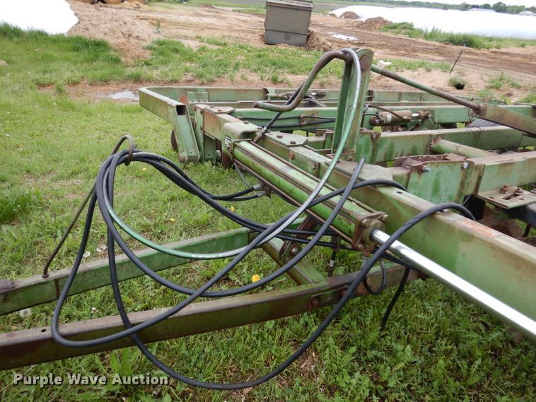 image for item IS9097 John Deere 235  disk