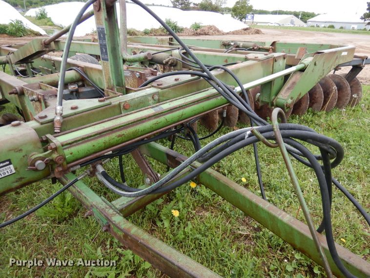 image for item IS9097 John Deere 235  disk