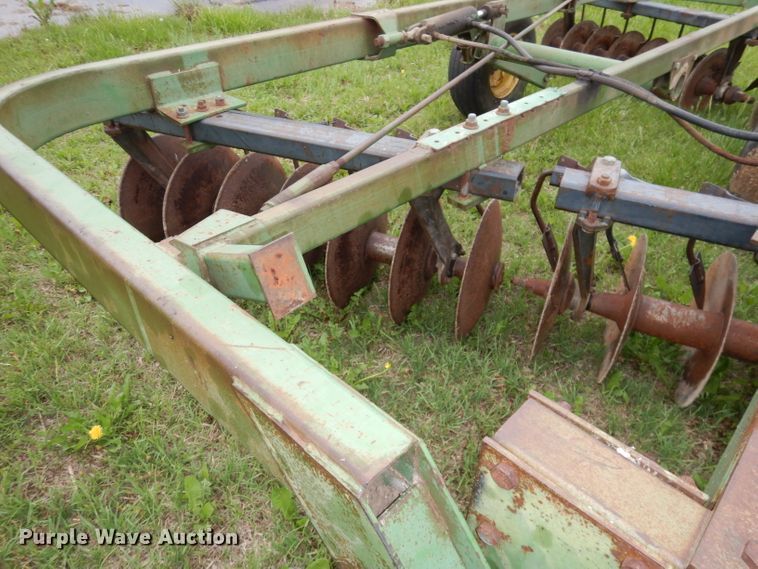 image for item IS9097 John Deere 235  disk