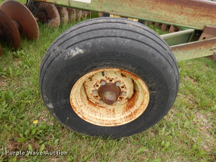 image for item IS9097 John Deere 235  disk