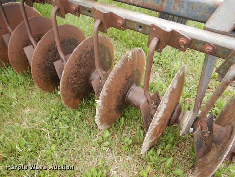 image for item IS9097 John Deere 235  disk