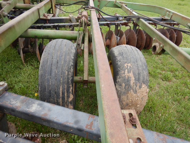 image for item IS9097 John Deere 235  disk