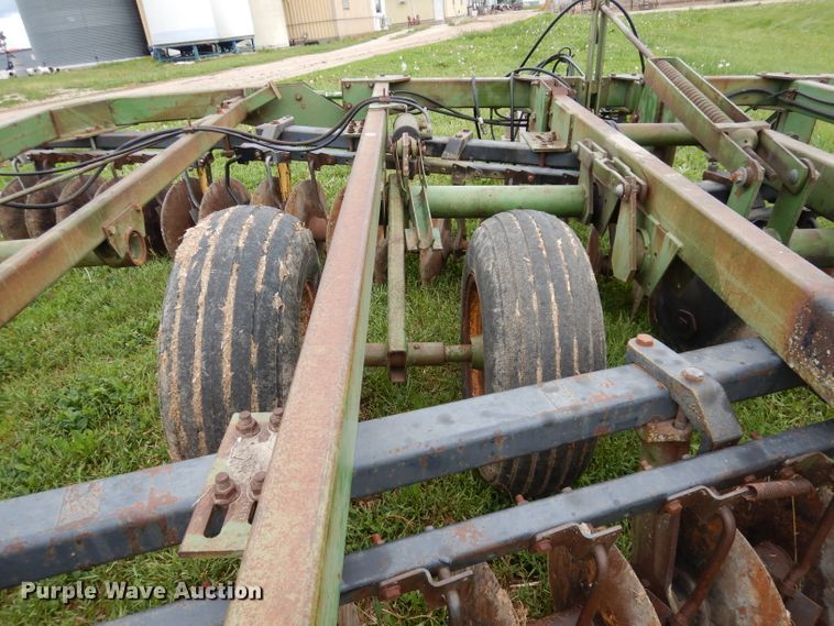 image for item IS9097 John Deere 235  disk