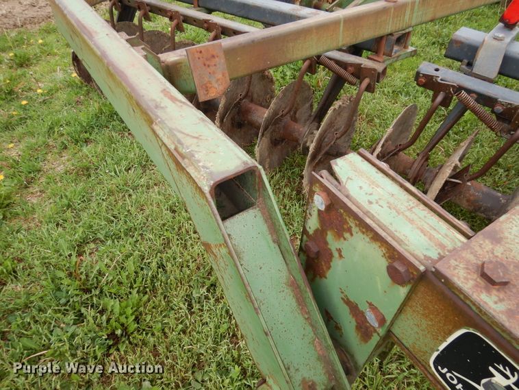 image for item IS9097 John Deere 235  disk