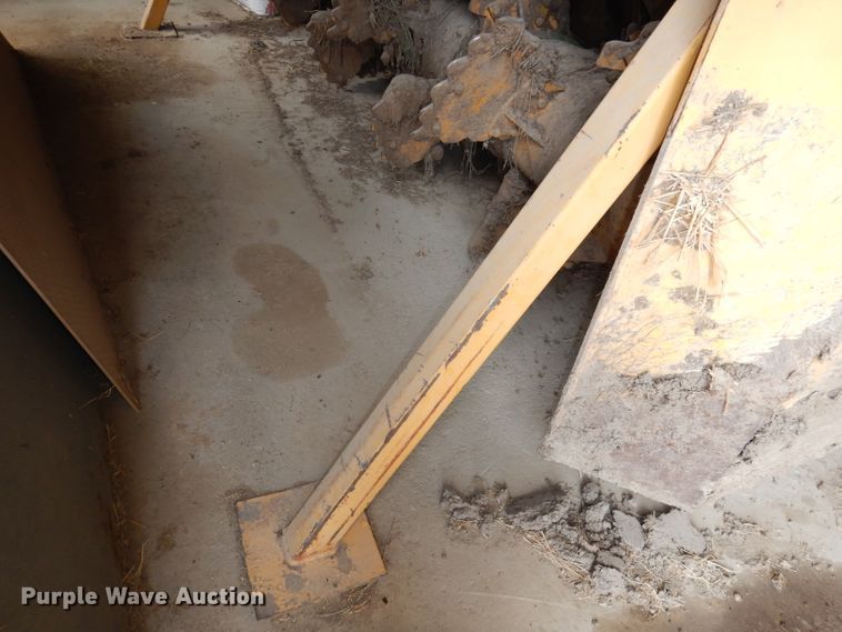 image for item IS9098 Brown Bear SC3912 compost aerator