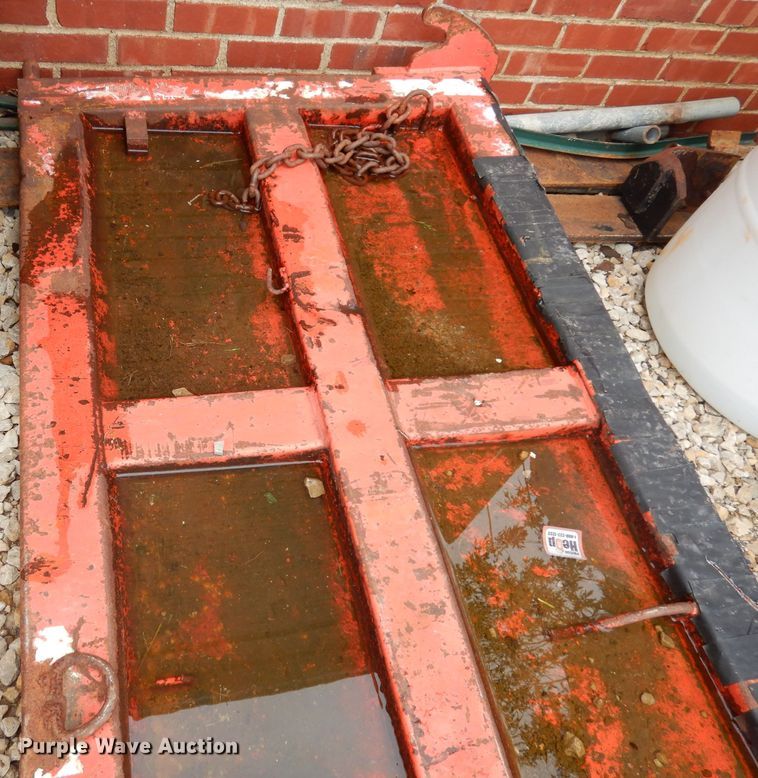 image for item IS9159 Dump truck end gate