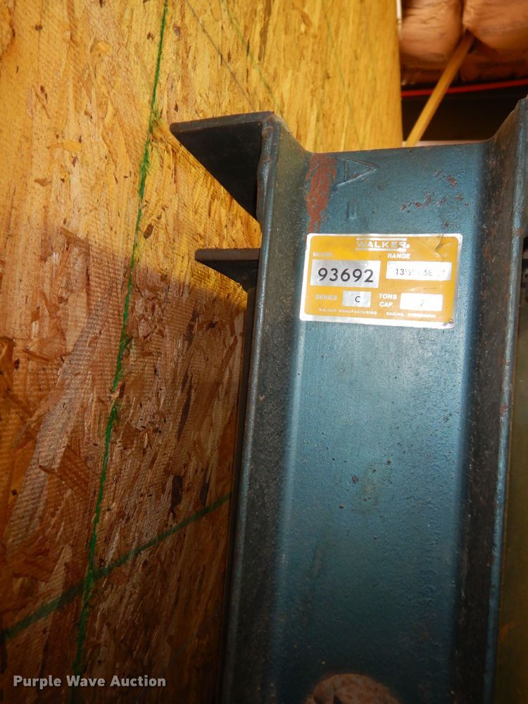 image for item IS9175 Walker bumper jack