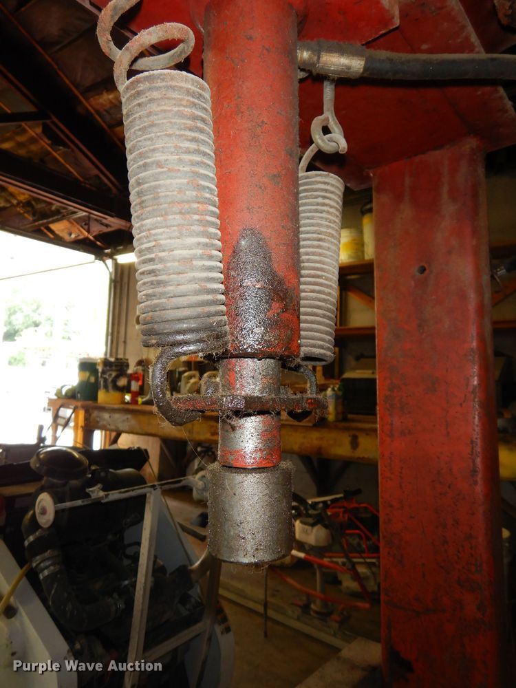 image for item IS9182 Red Arrow Tow Bar 575 press