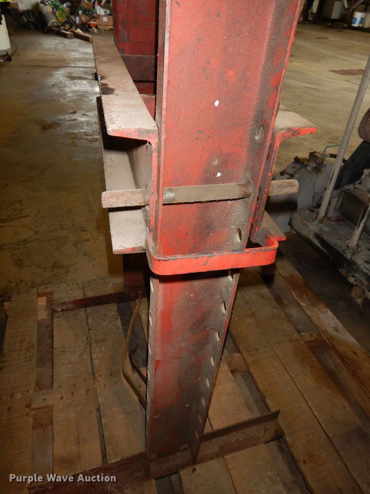 image for item IS9182 Red Arrow Tow Bar 575 press