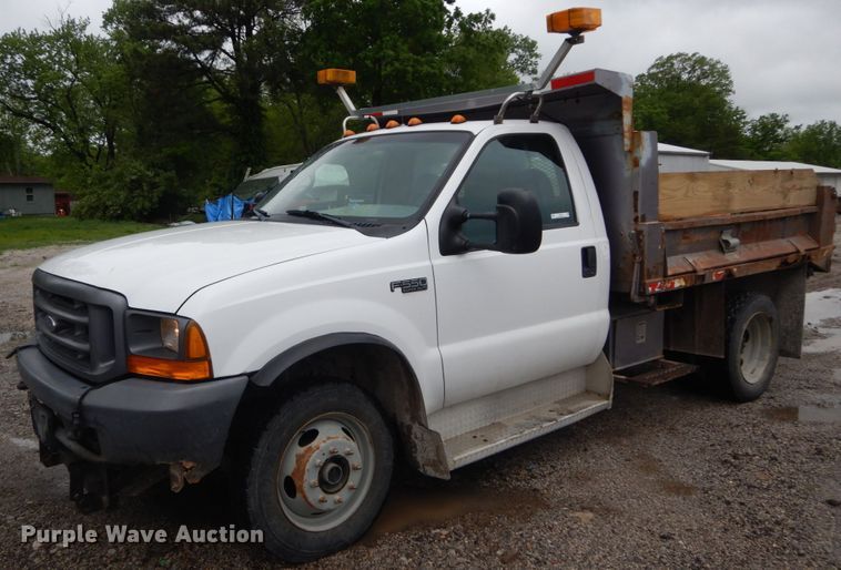 image for item IT9017 1999 Ford F550 Super Duty  dump truck